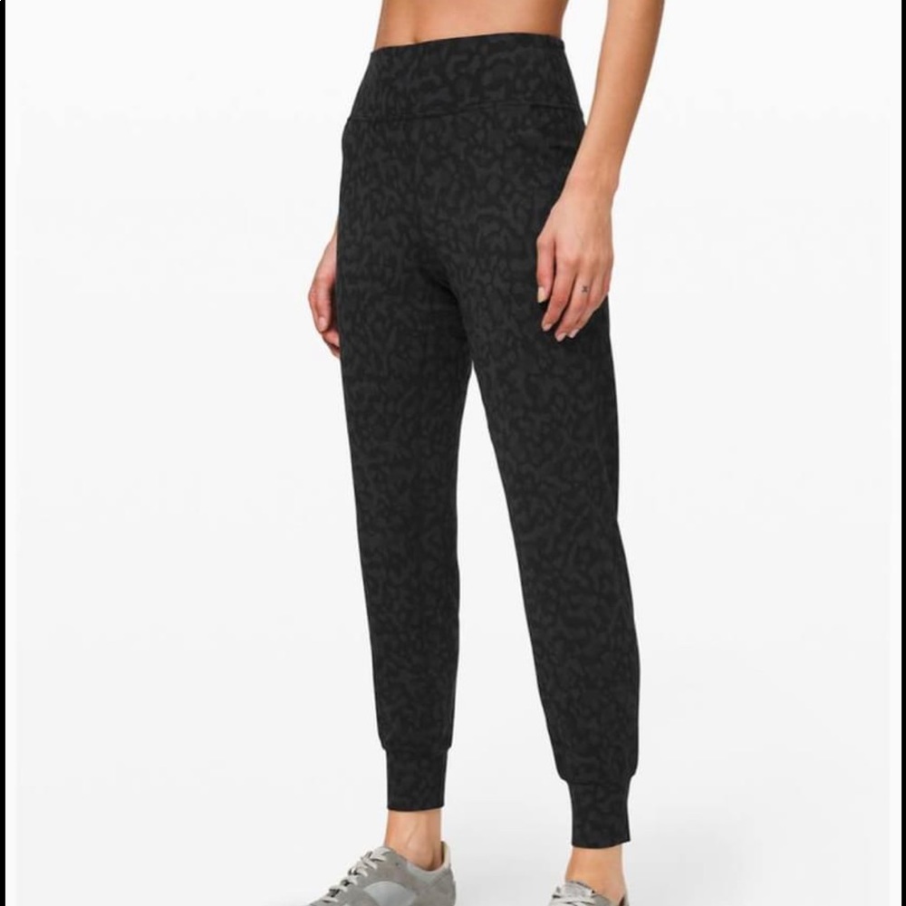 Lululemon align joggers (leopard) sz 8